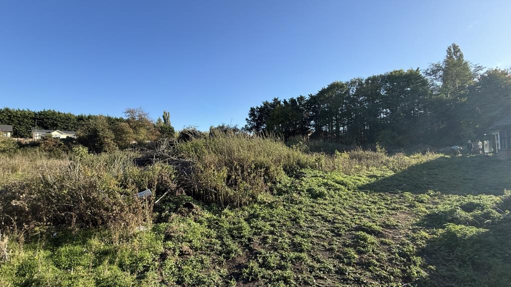 Lot: 42 - SITE WITH PLANNING FOR 10 HOUSES - External image of site